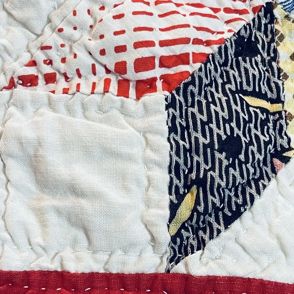 READ Vintage Handmade Star Patchwork Quilt 59x79 Red‎ White Multicolor Cotton